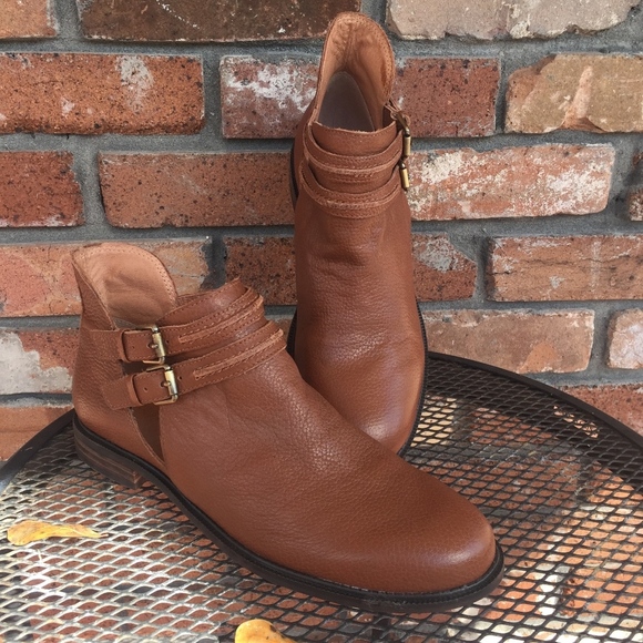 Corso Como Shoes - Leather Islip V Cut Out Chelsea Bootie Corsio Cuomo Tumbled Leather